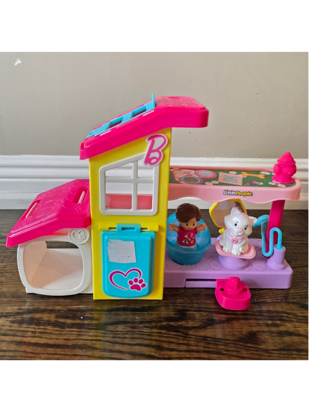 Fisher-Price Little People Barbie Pet Grooming Salon Playset w/Figure & Dog Bath